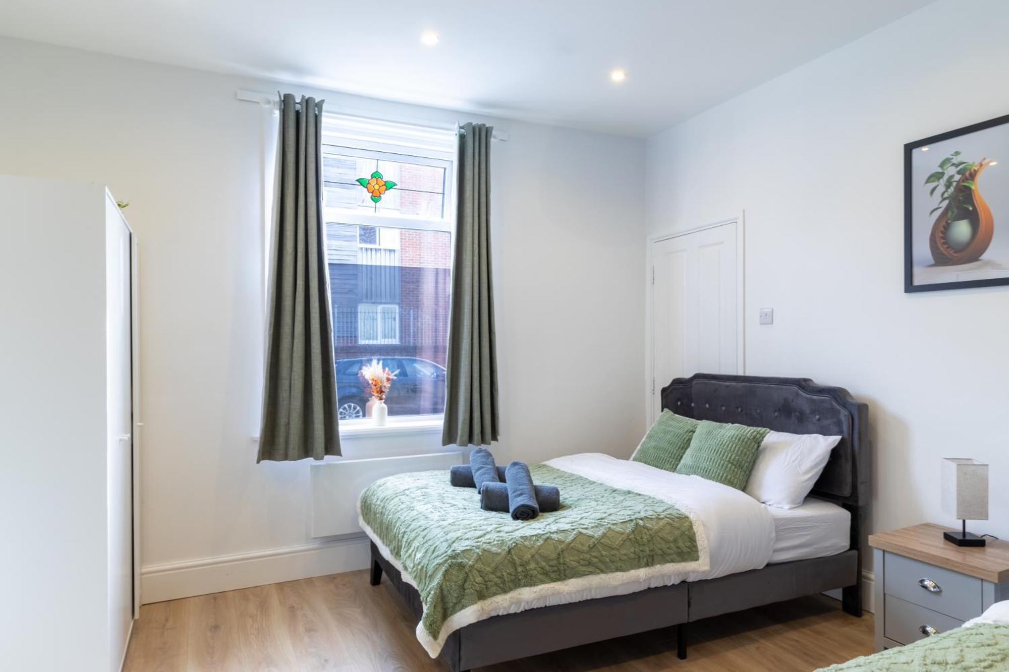Open Mind - 2 Beds & Free Parking Апартаменты *