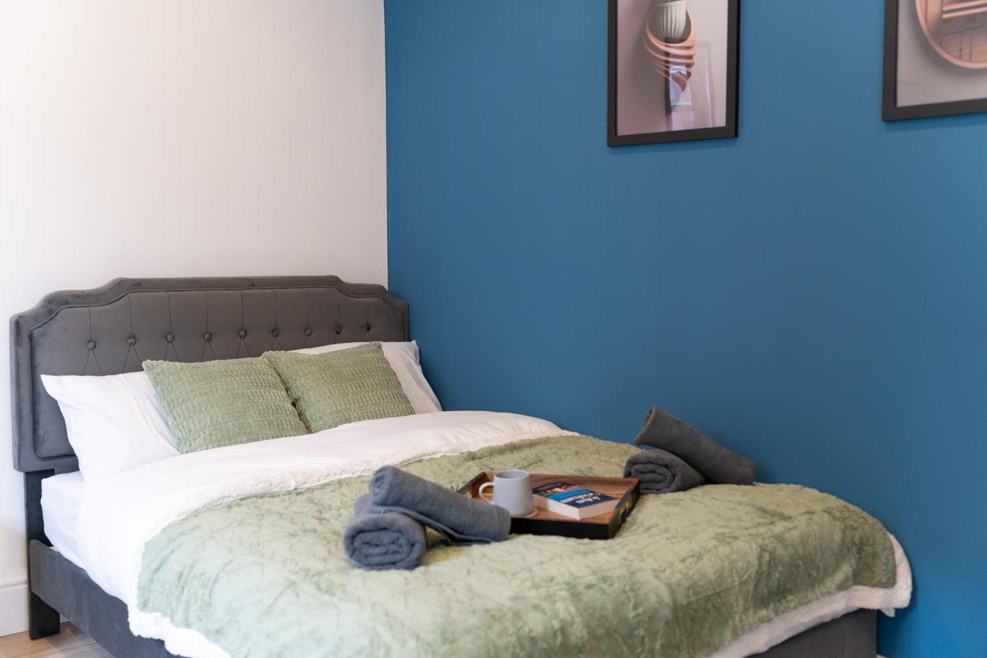 Open Mind - 2 Beds & Free Parking Апартаменты *