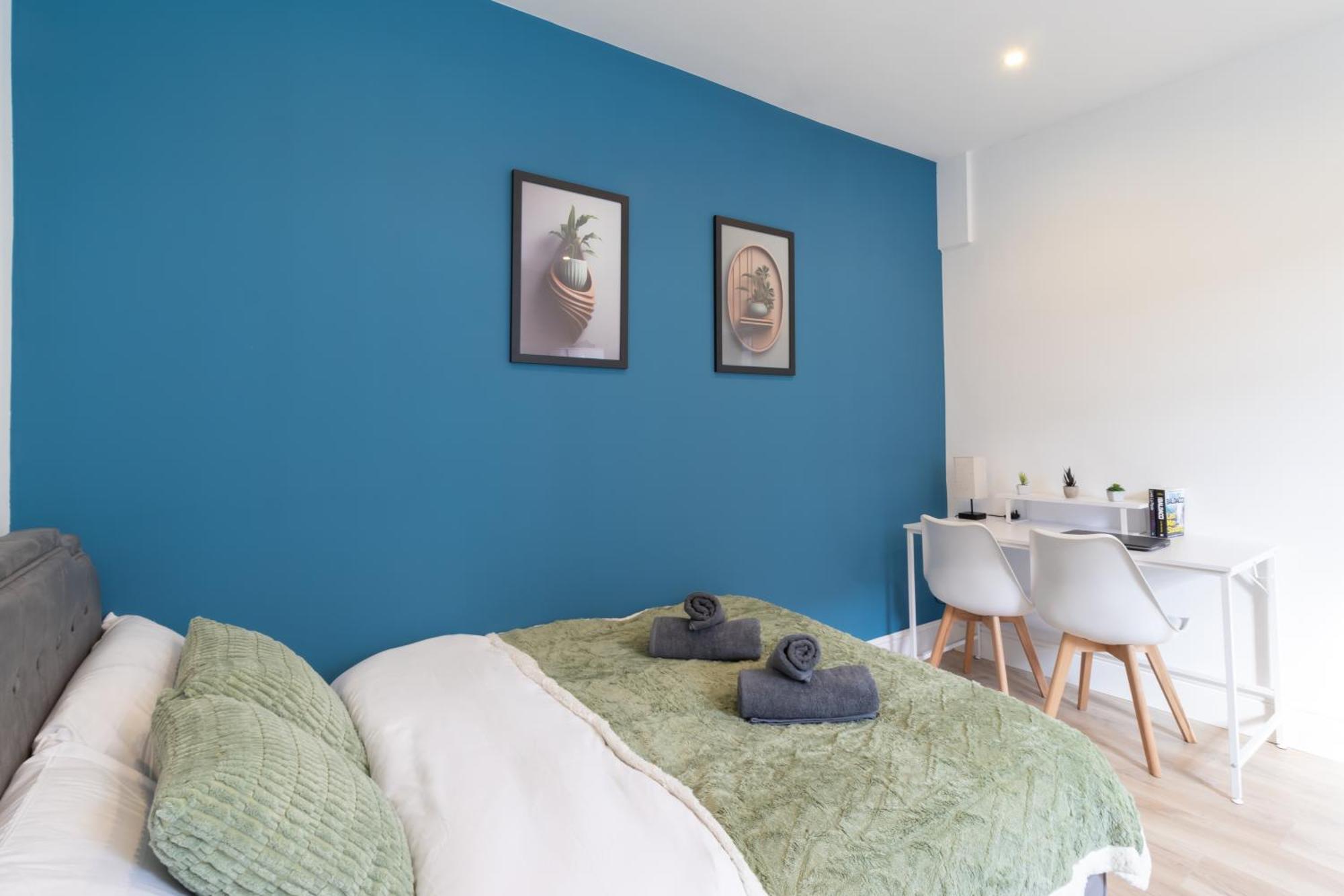 Open Mind - 2 Beds & Free Parking Апартаменты